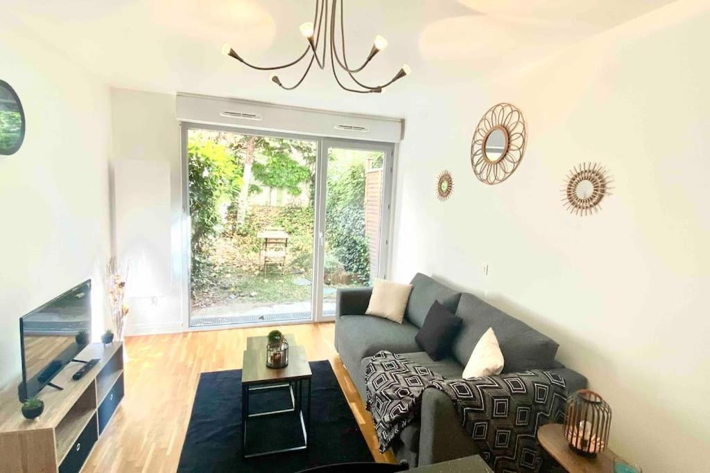 Appartement Moderne, Metro 7, Parking Et Jardin ヴィルジュイフ エクステリア 写真