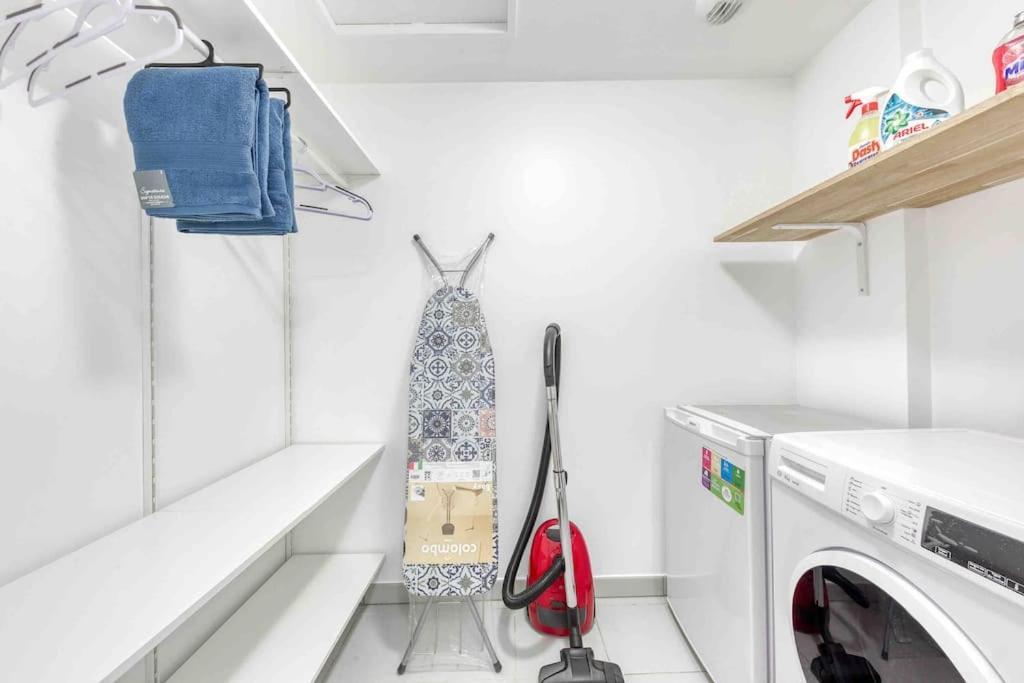 Appartement Moderne, Metro 7, Parking Et Jardin ヴィルジュイフ エクステリア 写真