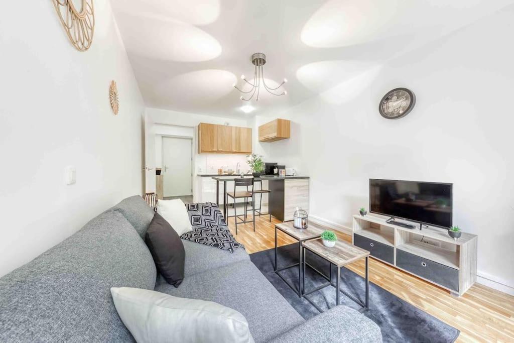 Appartement Moderne, Metro 7, Parking Et Jardin ヴィルジュイフ エクステリア 写真