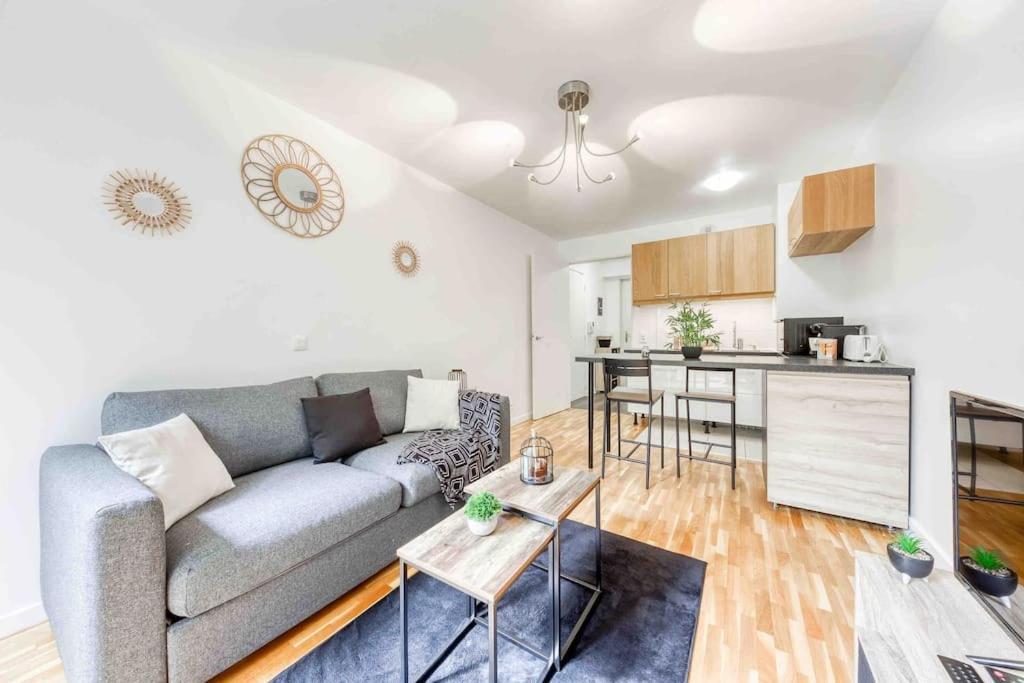 Appartement Moderne, Metro 7, Parking Et Jardin ヴィルジュイフ エクステリア 写真